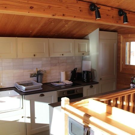 Cosy 4 Bedroom Chalet With Hot Tub Saint-Marcel  Esterno foto