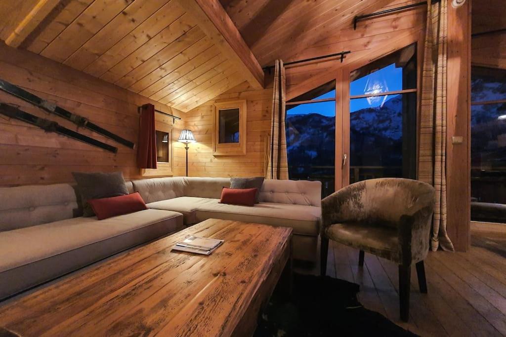 Cosy 4 Bedroom Chalet With Hot Tub Saint-Marcel  Esterno foto