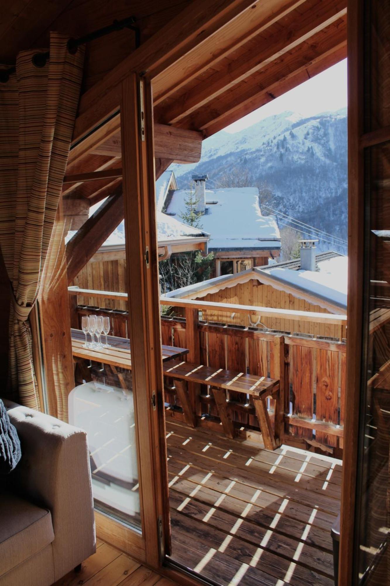 Cosy 4 Bedroom Chalet With Hot Tub Saint-Marcel  Esterno foto